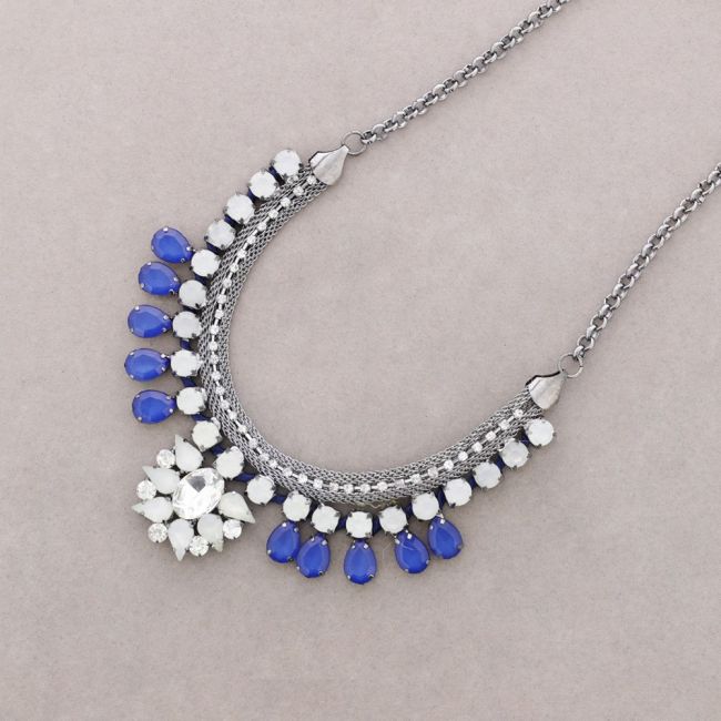 METAL NECKLACE WITH FACETED BEADS