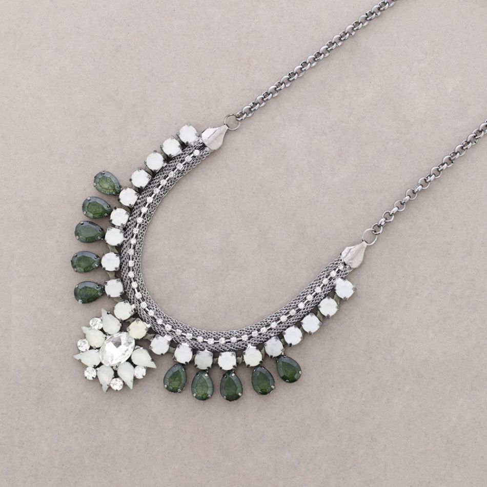 METAL NECKLACE WITH FACETED BEADS