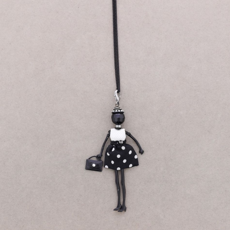 LONG PENDANT NECKLACE DOLL