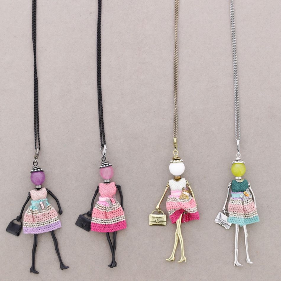 LONG PENDANT NECKLACE DOLL