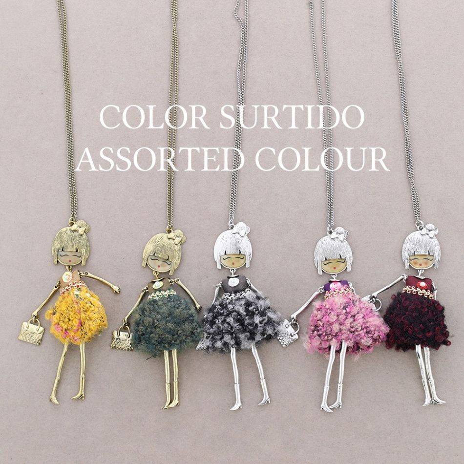 LONG PENDANT NECKLACE DOLL