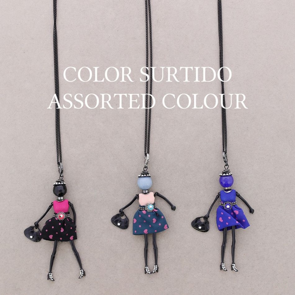 LONG PENDANT NECKLACE DOLL