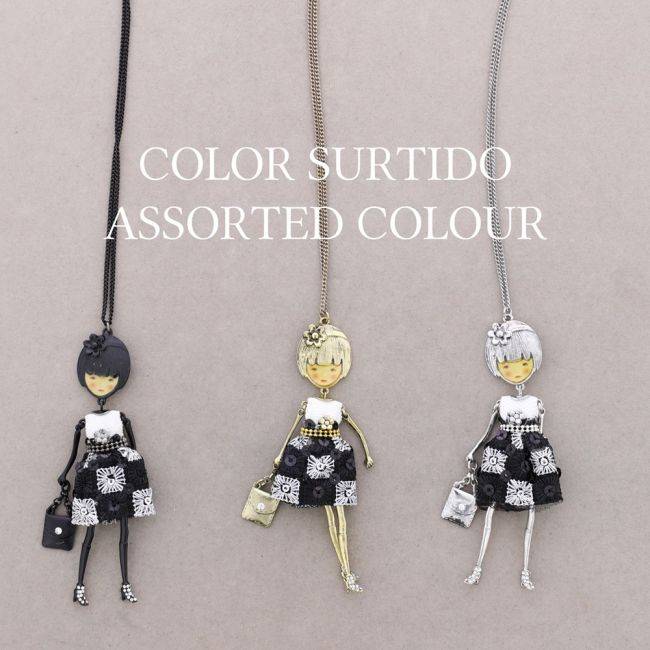 LONG PENDANT NECKLACE DOLL