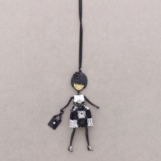 LONG PENDANT NECKLACE DOLL