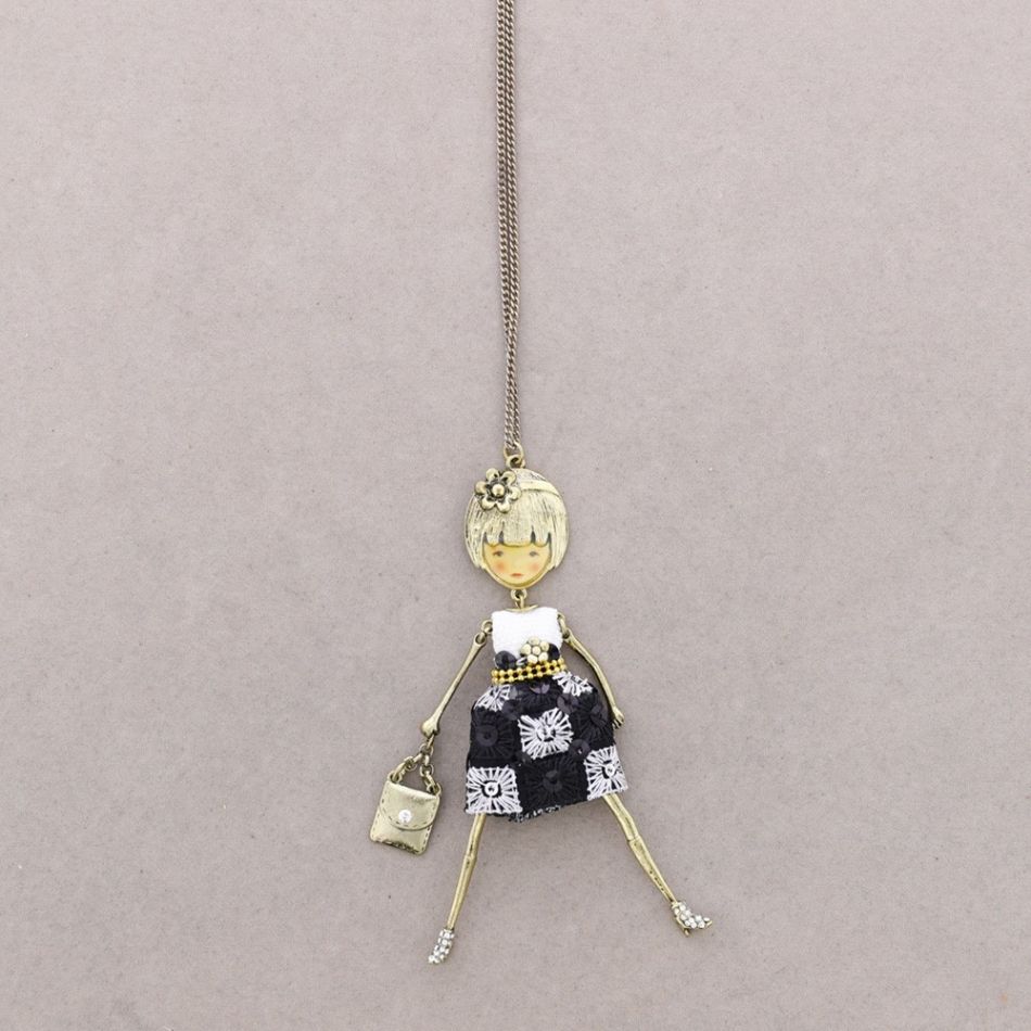 LONG PENDANT NECKLACE DOLL