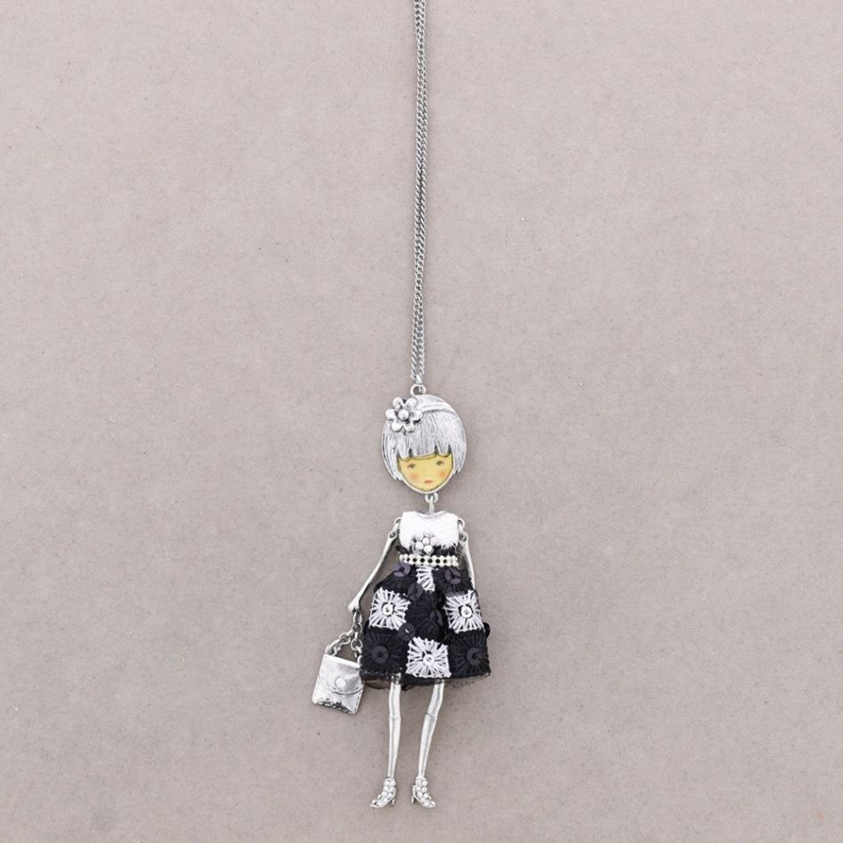 LONG PENDANT NECKLACE DOLL