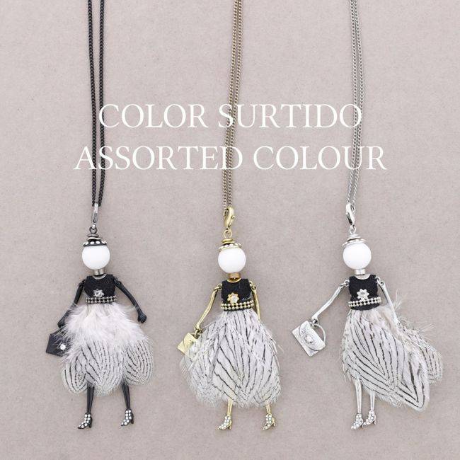 LONG PENDANT NECKLACE DOLL