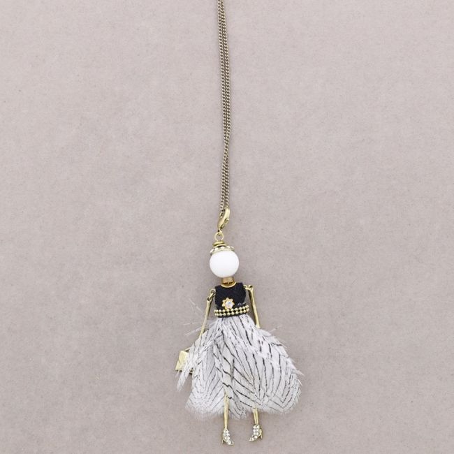 LONG PENDANT NECKLACE DOLL