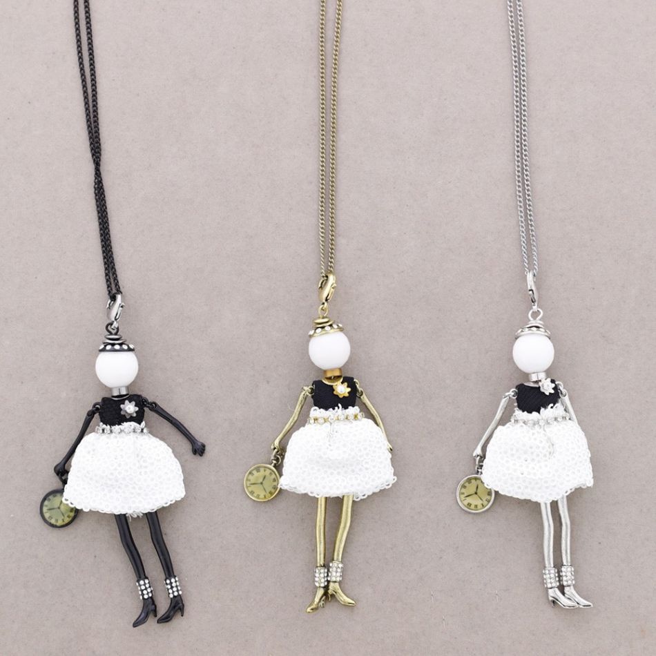 LONG PENDANT NECKLACE DOLL