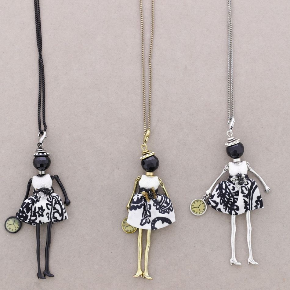 LONG PENDANT NECKLACE DOLL