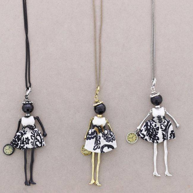 LONG PENDANT NECKLACE DOLL
