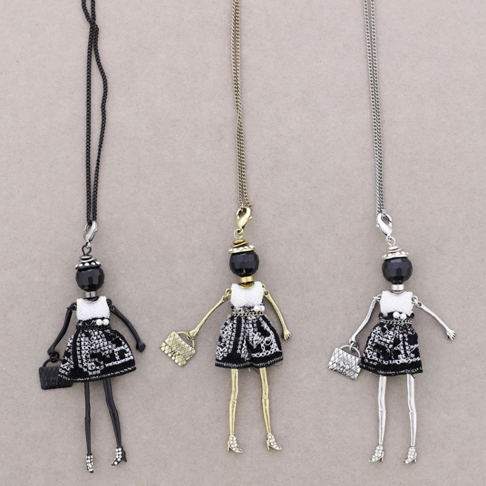 LONG PENDANT NECKLACE DOLL