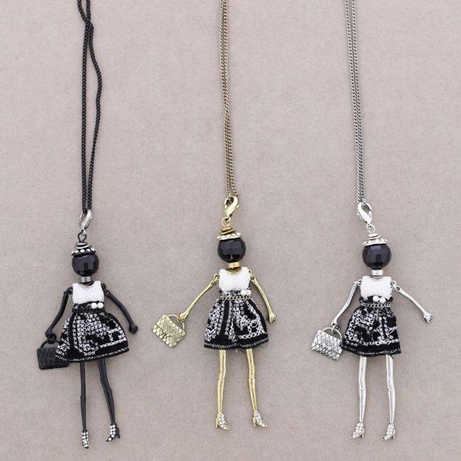 LONG PENDANT NECKLACE DOLL