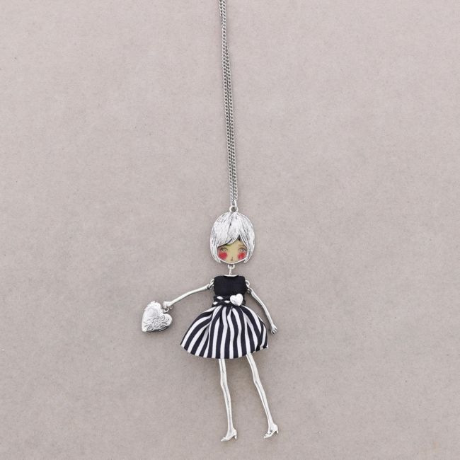 LONG PENDANT NECKLACE DOLL