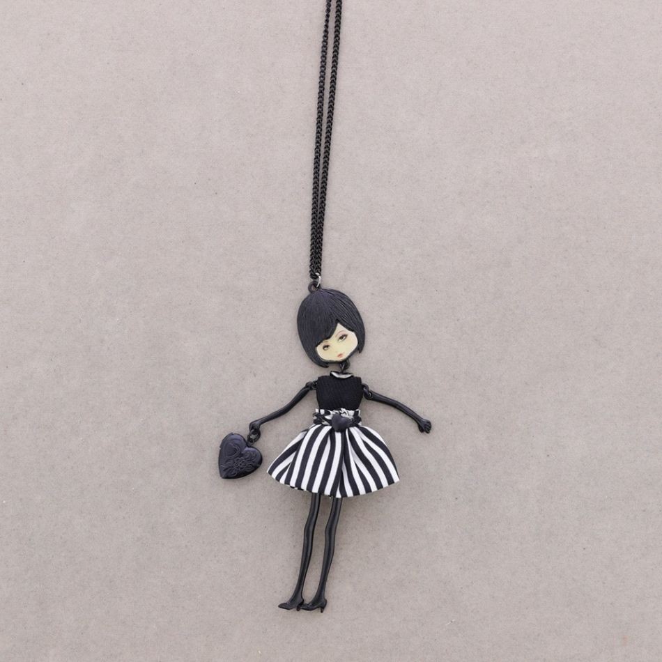 LONG PENDANT NECKLACE DOLL