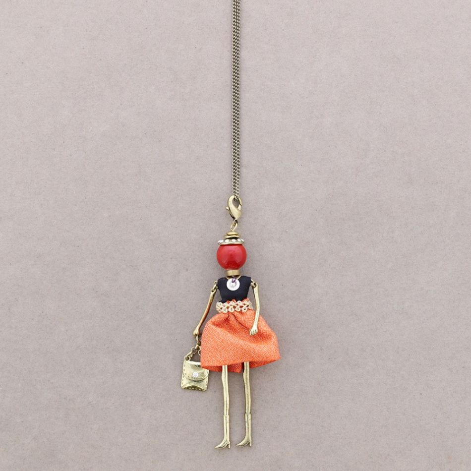 LONG PENDANT NECKLACE DOLL