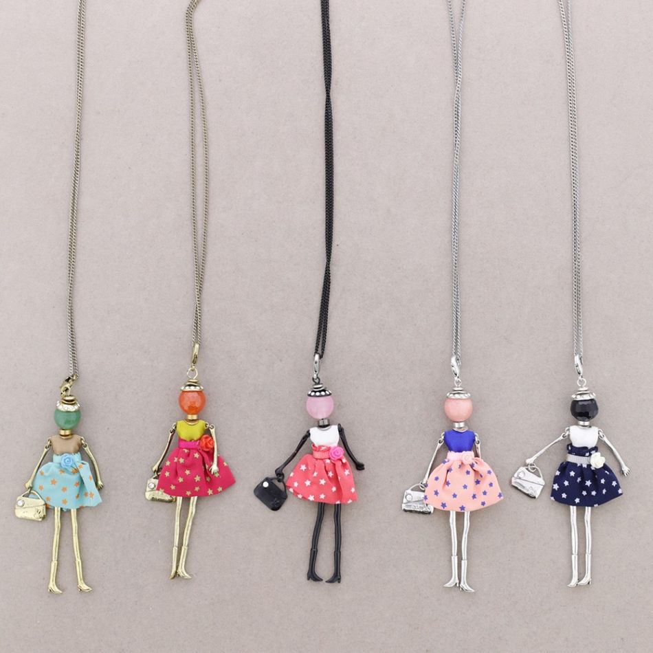 LONG PENDANT NECKLACE DOLL