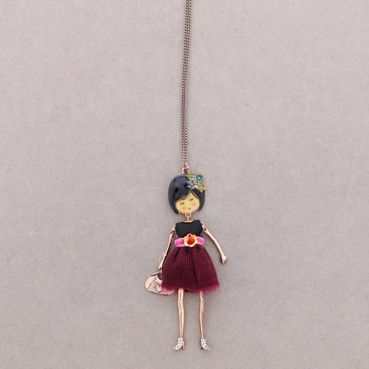 LONG PENDANT NECKLACE DOLL
