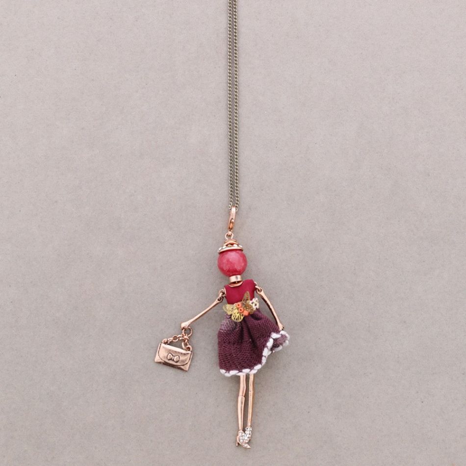LONG PENDANT NECKLACE DOLL