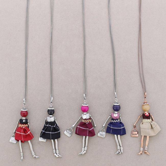 LONG PENDANT NECKLACE DOLL