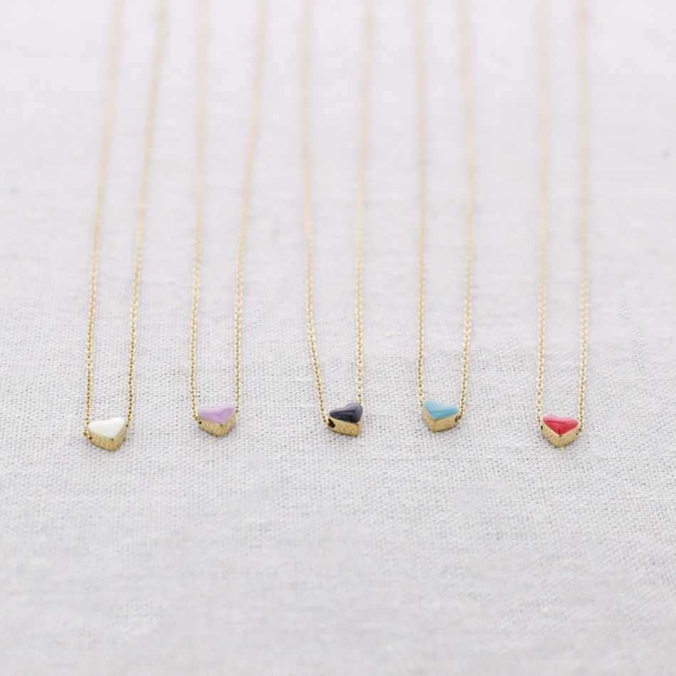 ENAMEL HEART PENDANT STEEL SHORT NECKLACE