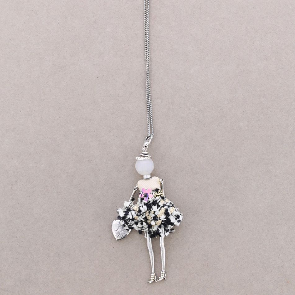 LONG PENDANT NECKLACE DOLL