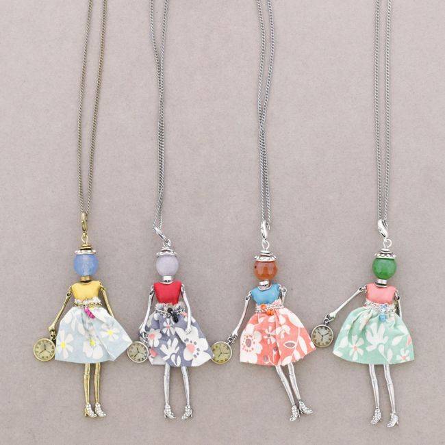 LONG PENDANT NECKLACE DOLL