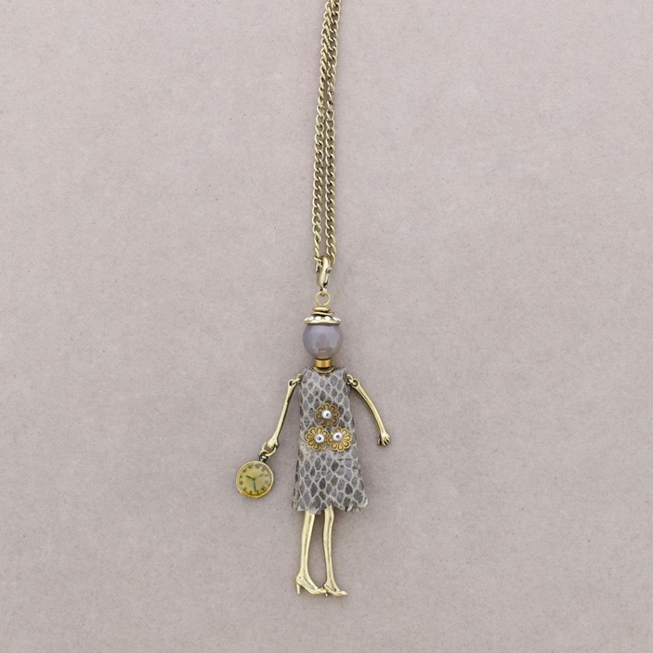 LONG PENDANT NECKLACE DOLL