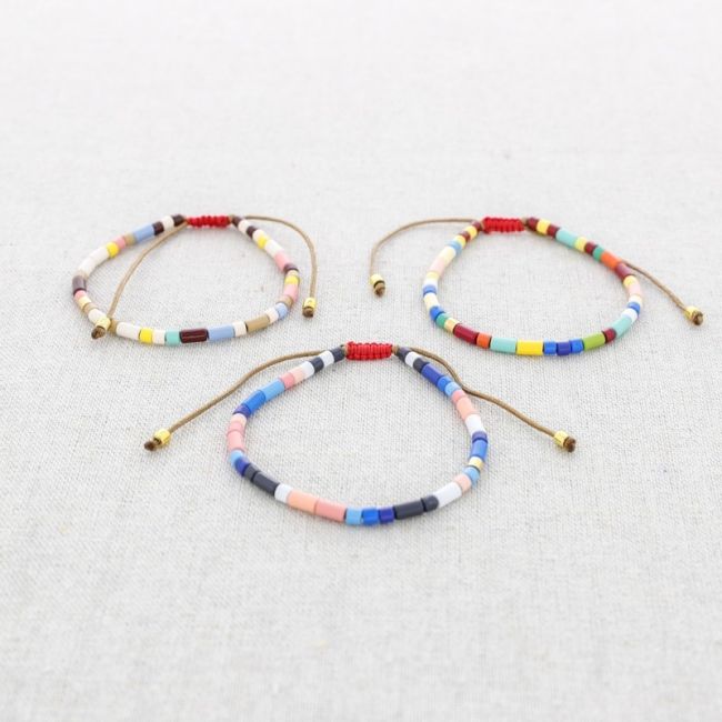 STEEL MACRAME BRACELET WITH ENAMEL BEADS