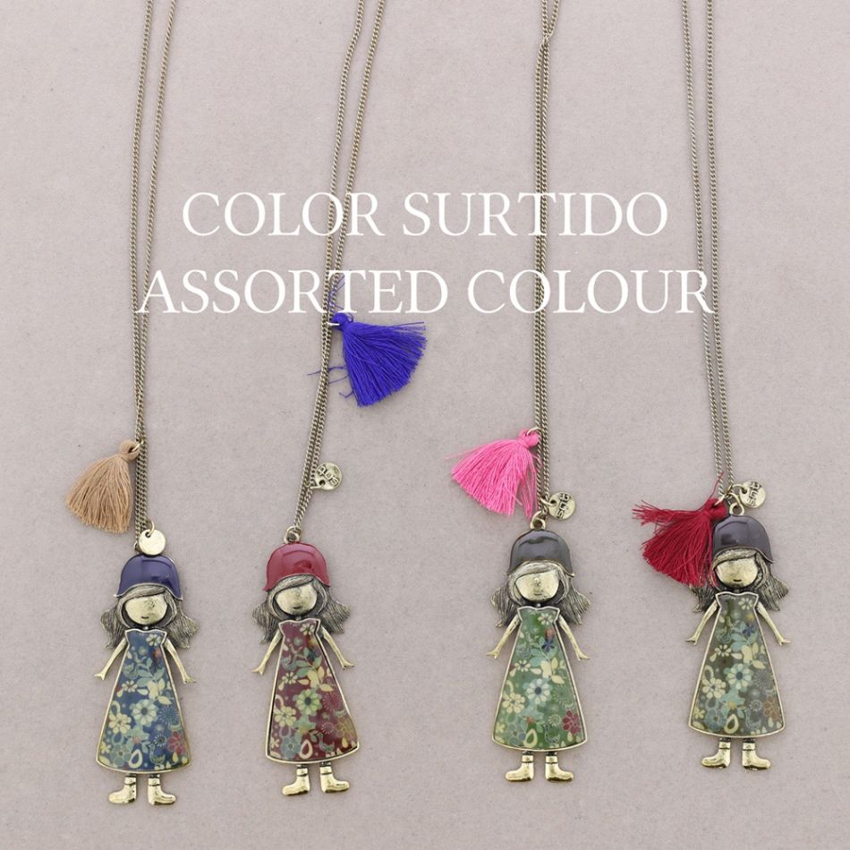 LONG PENDANT NECKLACE DOLL