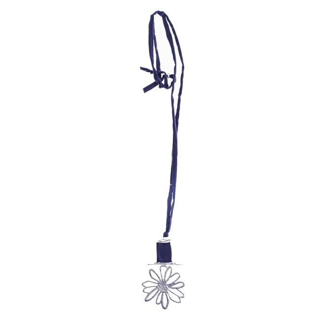 LONG TUBE NECKLACE WITH METAL FLOWER PENDANT