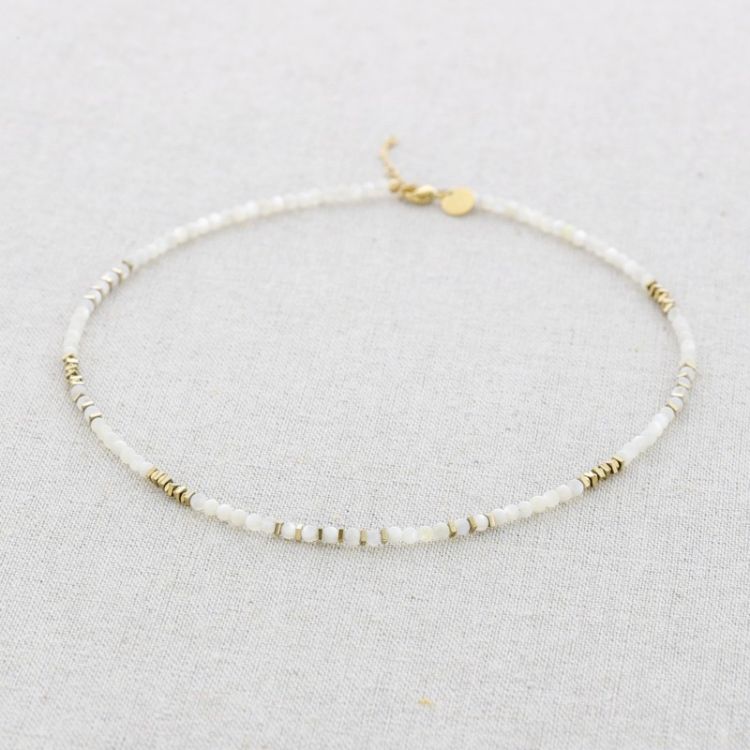 STEEL SHORT NECKLACE WITH NACRE BEADS