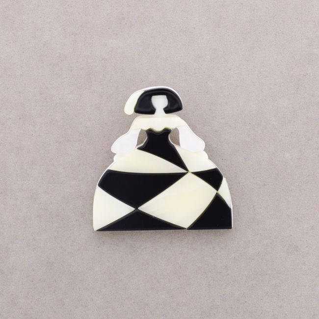 RESIN MENINA BROOCH