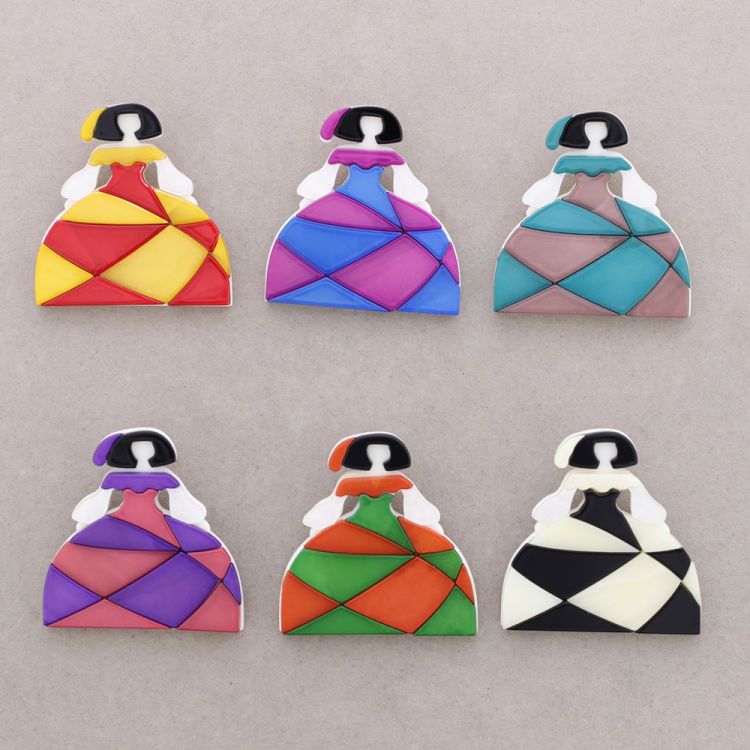 BROCHE MENINA RESINA 2