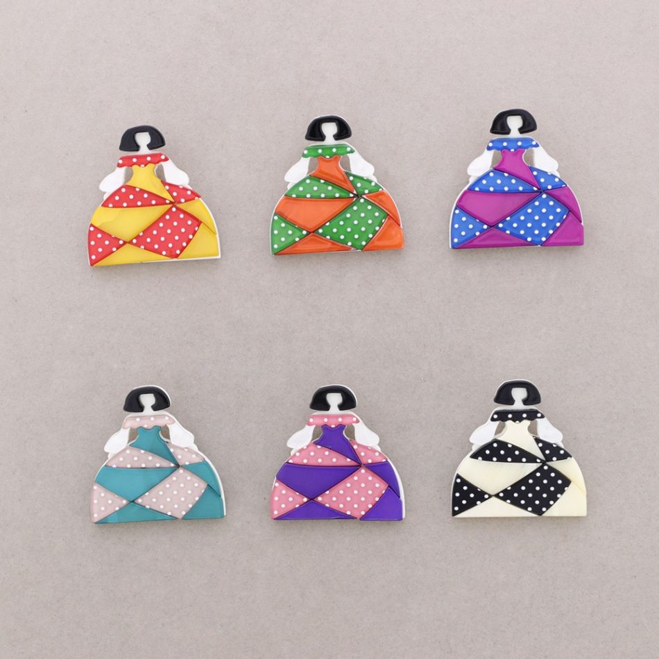 BROCHE MENINA RESINA