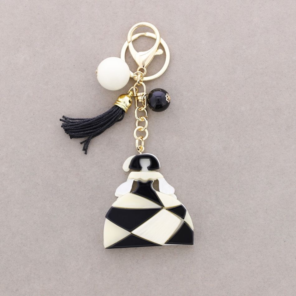 MENINA RESIN KEYCHAIN