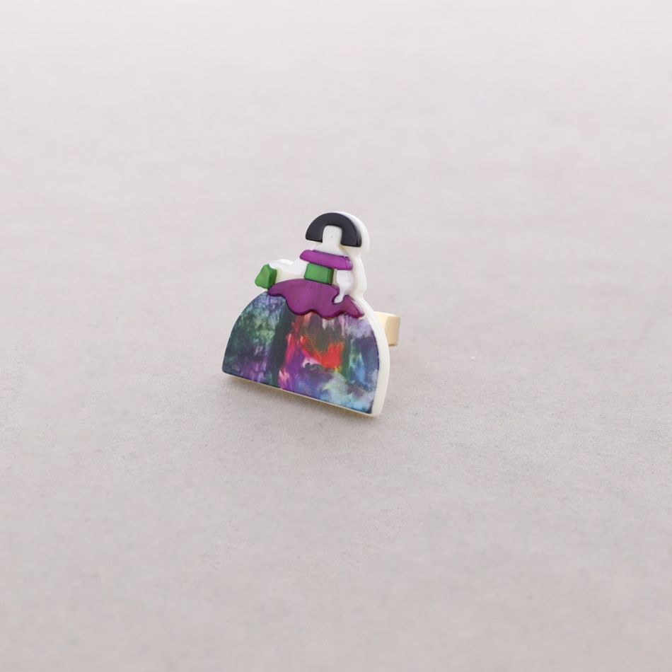 GIRL RESIN RING