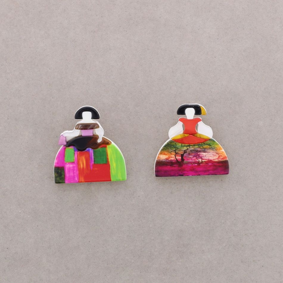 BROCHE SET 2 MENINAS RESINA