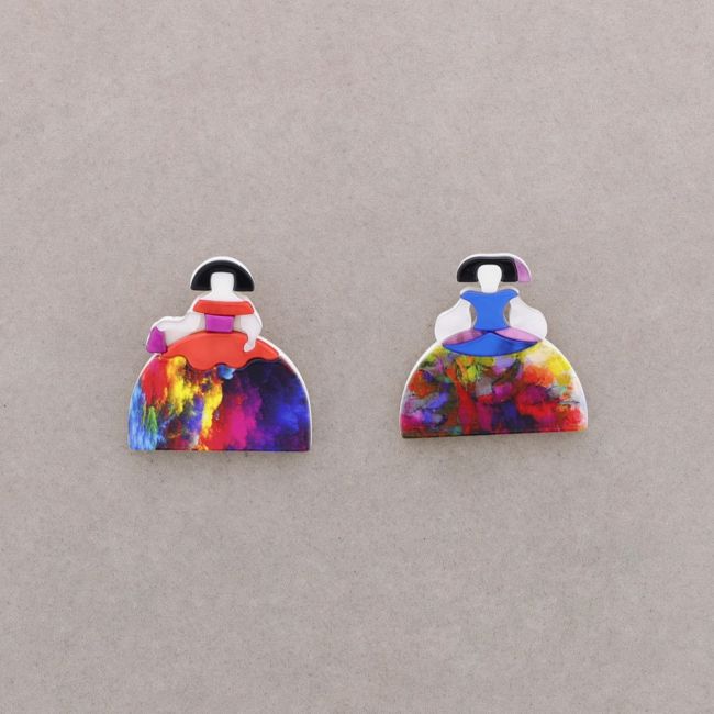 BROCHE SET 2 MENINAS RESINA