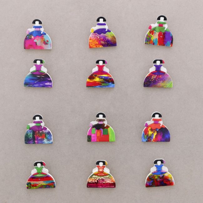 BROCHE SET 2 MENINAS RESINA