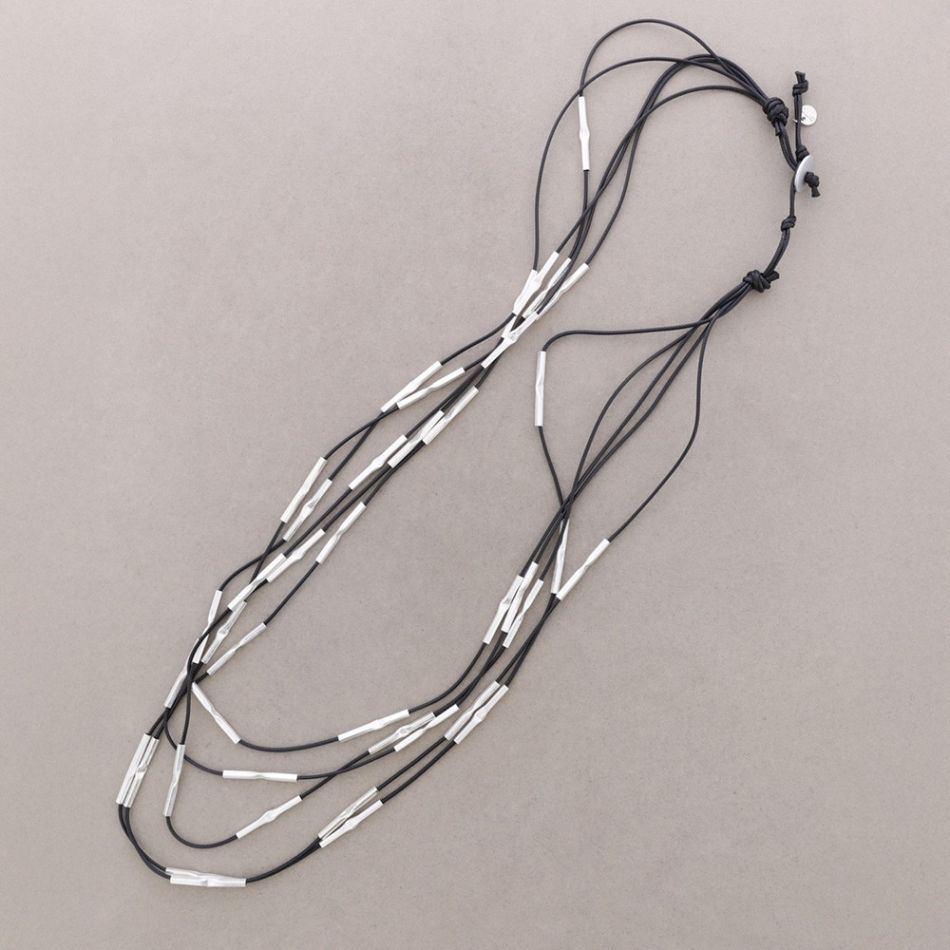COLLAR LARGO 5 FILAS CUERO CUENTAS METAL