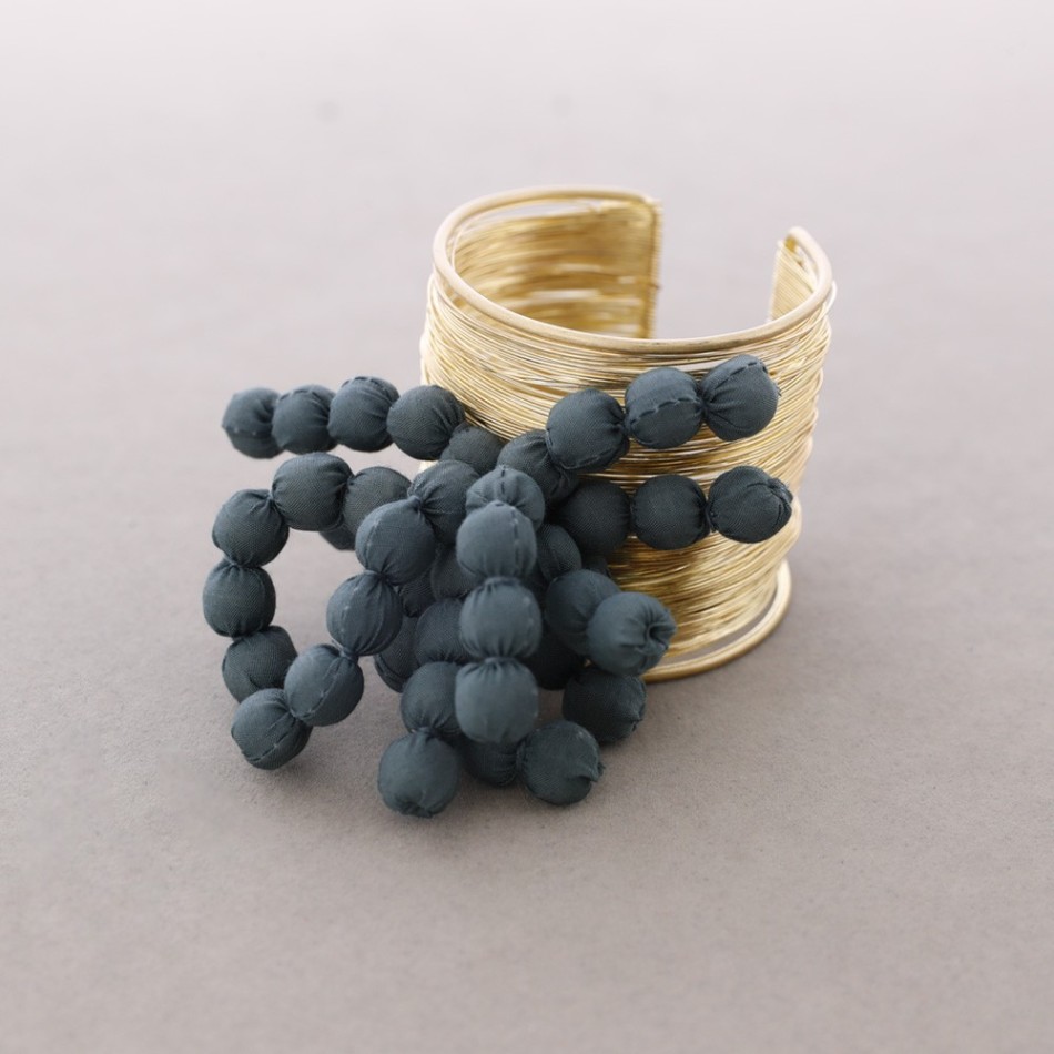 PULSERA METAL FLOR BOLAS REVESTIDAS