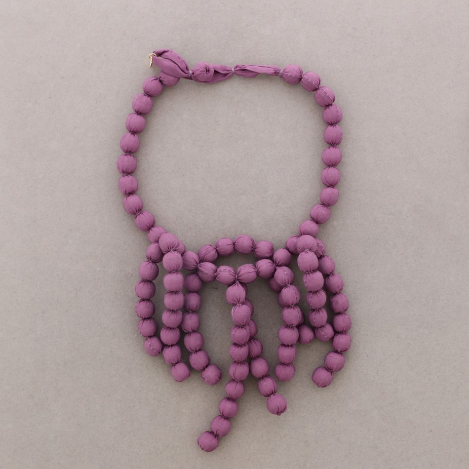 NECKLACE WITH COATED BALLS PENDANTS