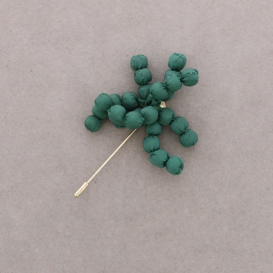 BROCHE AGUJA FLOR BOLAS REVESTIDAS