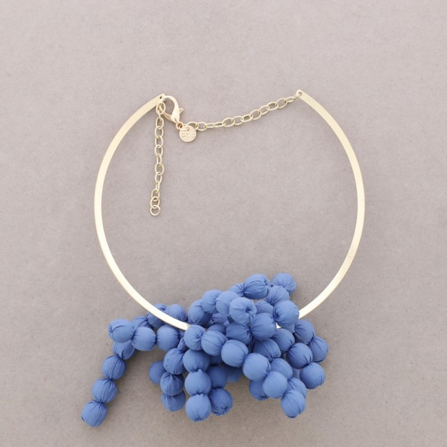 FLOWER SHORT NECKLACE WITH COATED BALLS