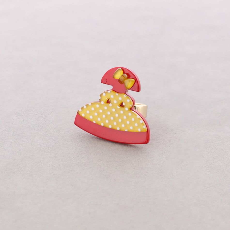 GIRL RESIN RING