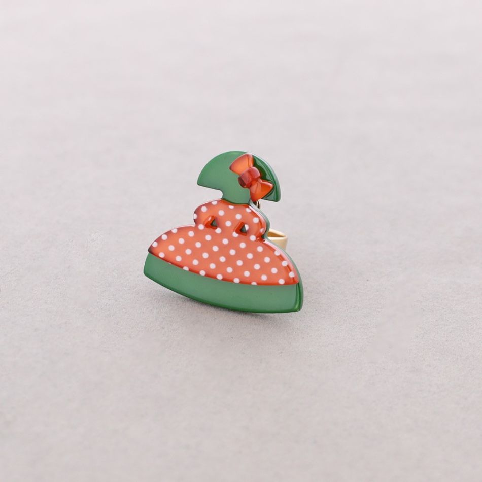 GIRL RESIN RING