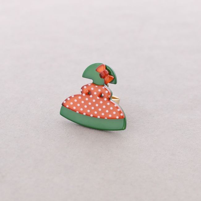 GIRL RESIN RING