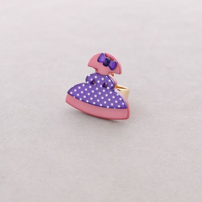 GIRL RESIN RING