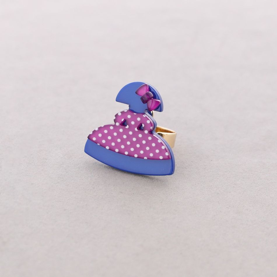GIRL RESIN RING